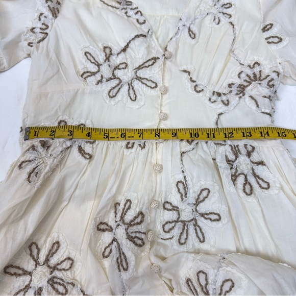 Camellia Embroidered Mini Dress Cream Tunic Style with Floral Embroidery Size M - Picture 11 of 14